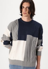 BDG Urban Outfitters PATCHWORK CABLE - Jumper - navy