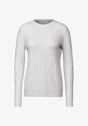 Maglione grigio chiaro lavorato a maglia con scollatura rotonda, caratterizzato da motivi a rombo e a treccia, polsini e orlo a costine. Texture morbida.
