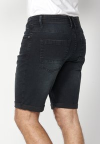 Koroshi BERMUDA COWBOY STRECTH REGULAR FIT - Džinsa auduma šorti - azul osc  dark blue