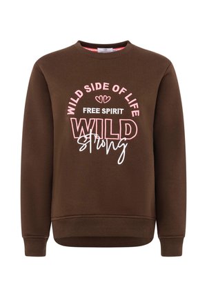 Brauner Pullover mit rundem Ausschnitt. Mit weißer und rosa Stickerei, die "WILD SIDE OF LIFE", "FREE SPIRIT" und "WILD STRONG" besagt.