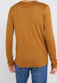 HUGO Trui - cognac