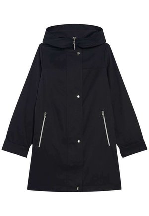 Chaqueta impermeable negra con capucha, cremalleras plateadas, botones a presión y dos bolsillos frontales. Presenta un corte recto y mangas largas.