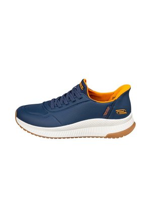 Blå atletiksneakers med orange indvendig foring, hvid tekstureret sål, brun slidbane og blå snører vist fra siden.