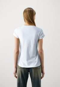 Abercrombie & Fitch ICON CREW 5 PACK - T-shirt basique - white/navy/black/green/pink