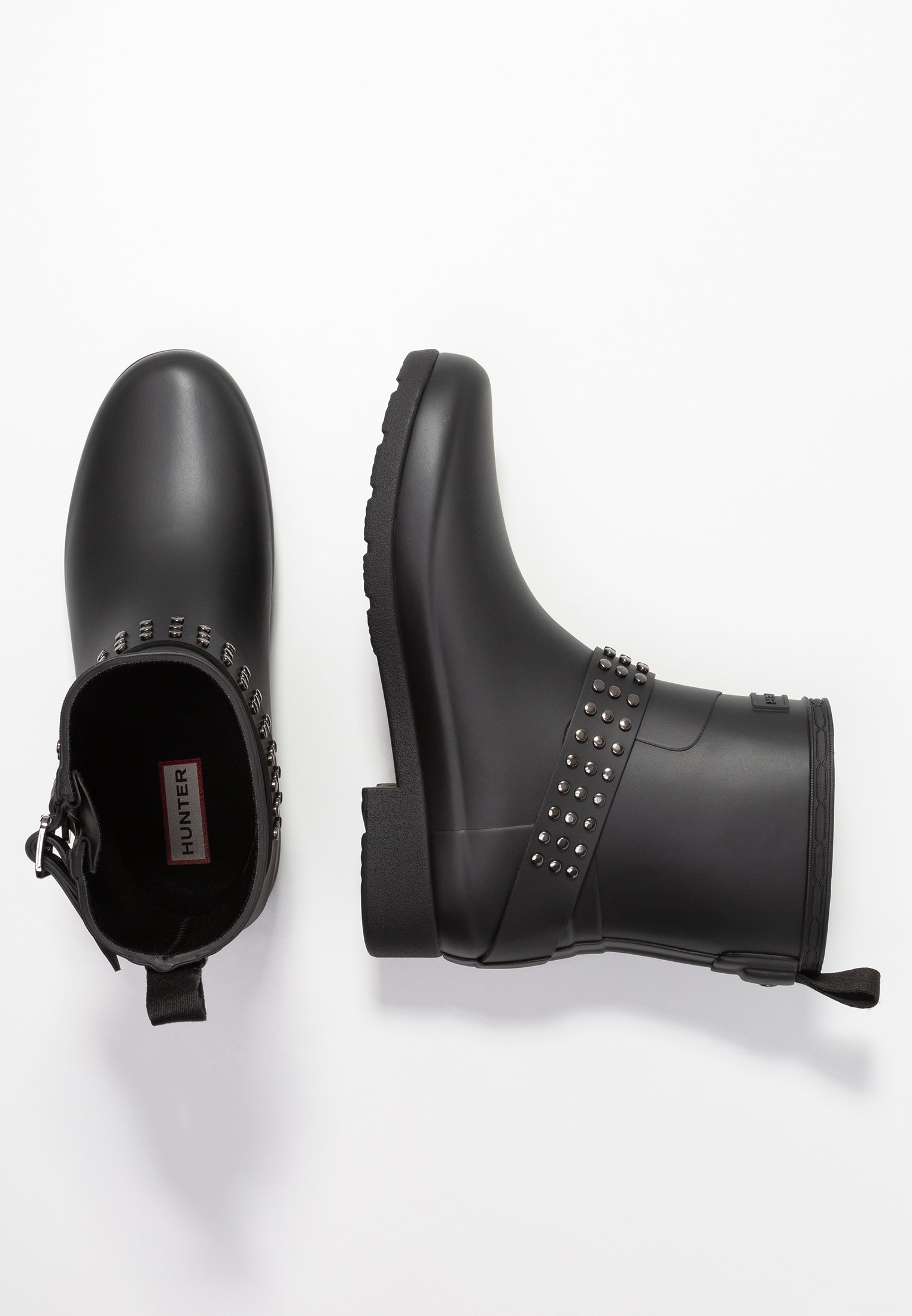 hunter refined stud biker