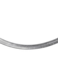 Metallkjede med sammenkoblede lenker, med en glatt, blank sølvfinish. Hver lenke har en subtil kurve som skaper et fleksibelt design.