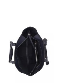 Borsa a tracolla in pelle nera con scomparto principale aperto, tasca interna con zip e due manici visibili dall'alto.