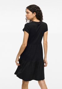 VILA Petite Abito in maglia - black