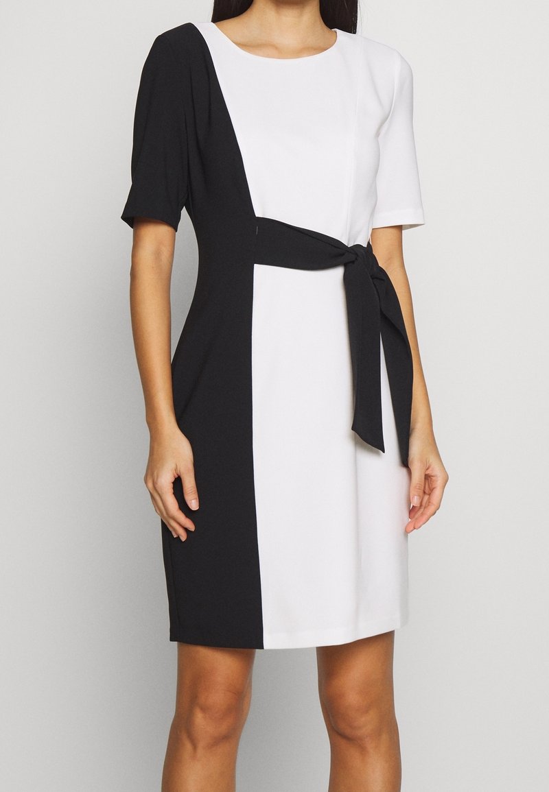 s.Oliver BLACK LABEL Pouzdrové šaty - white
