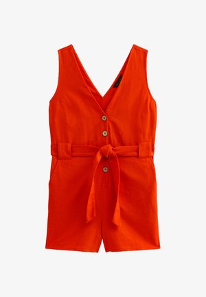Rode linnen jumpsuit met een V-hals, houten knopen, een ceintuur in de taille en twee zijzakken. De stof heeft een gladde, gestructureerde afwerking.