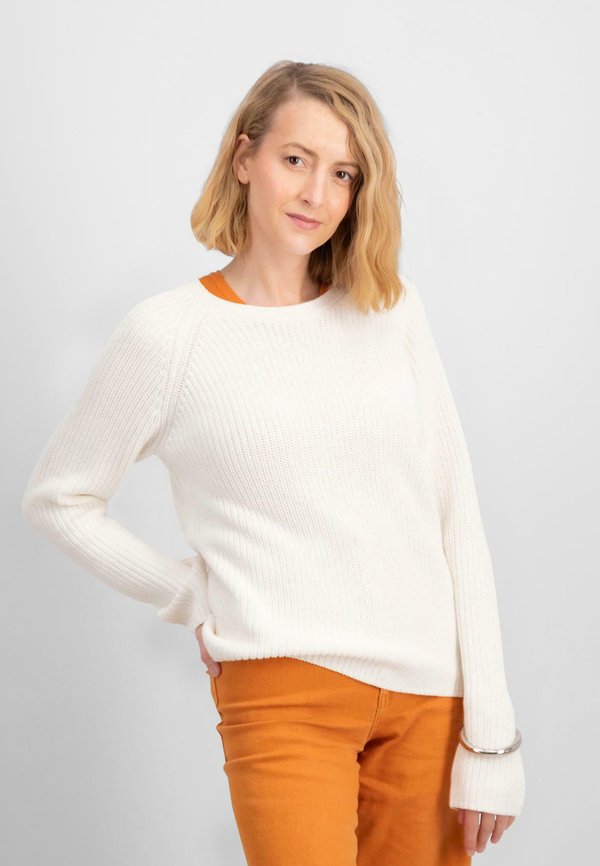 O-NECK  - Strickpullover - milk