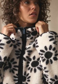 Next BORG HALF ZIP - Fleecetrøjer - black white floral