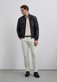 Scalpers SELVEDGE - Džíny Straight Fit - ecru