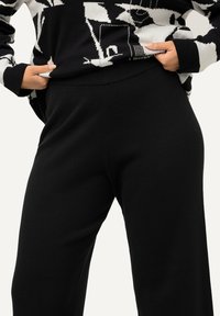 Ulla Popken Kalhoty - black