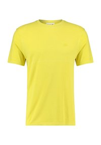 Žluté tričko Lacoste s krátkým rukávem, kulatým výstřihem, texturovanou tkaninou a malým zeleným logem na levé hrudi.