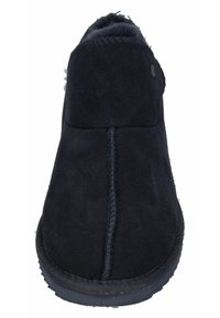 Marineblauwe suède enkellaars met een ronde neus, zichtbare stiksels en een zachte binnenvoering. Rubberen zool met een gestructureerd profiel voor grip.