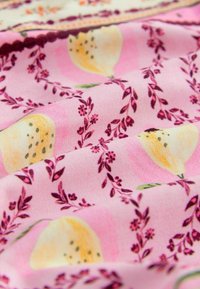 Next Bikinio viršutinė dalis - cream pink paisley