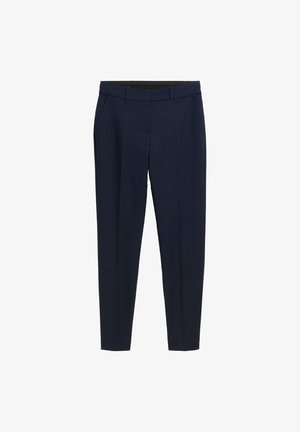 Pantalones de corte entallado en azul marino, con pasadores para cinturón, bolsillos laterales y un pliegue frontal.