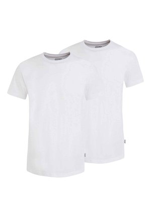 Twee witte katoenen t-shirts met korte mouwen, ronde halslijnen en een label aan de onderlinkerkant. Gladde textuur, normale pasvorm.