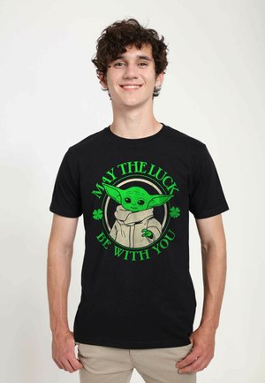 STAR WARS: MANDALORIAN LUCK OF THE GROGU UNISEX - Print T-shirt - black