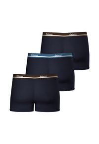 Trois paires de boxers navy avec des ceintures contrastantes : marron, bleu clair et marron foncé, arborant le nom de la marque "Eminence."