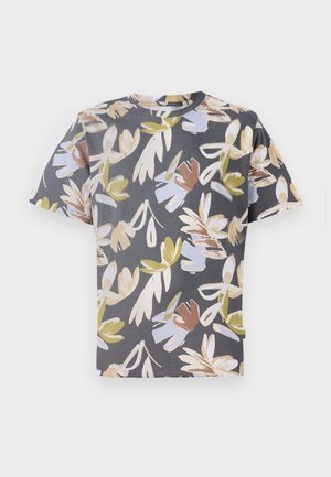 Tricou cu mânecă scurtă de culoare gri închis, cu un model floral în nuanțe de bej, albastru deschis și verde. Fabricat dintr-un material moale.