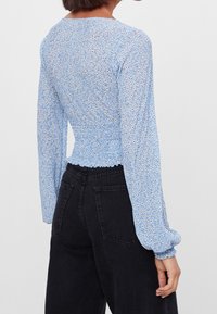 Bershka Blus - blue