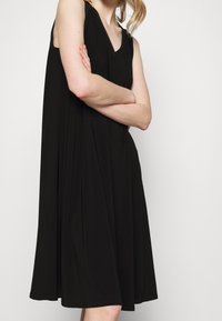 Max Mara Leisure Denní šaty - black