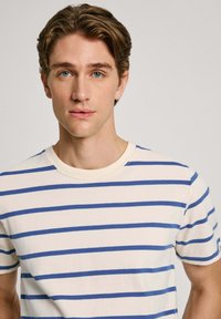 Pepe Jeans ALESSANDRO - Apdrukāts T-krekls - ivory white
