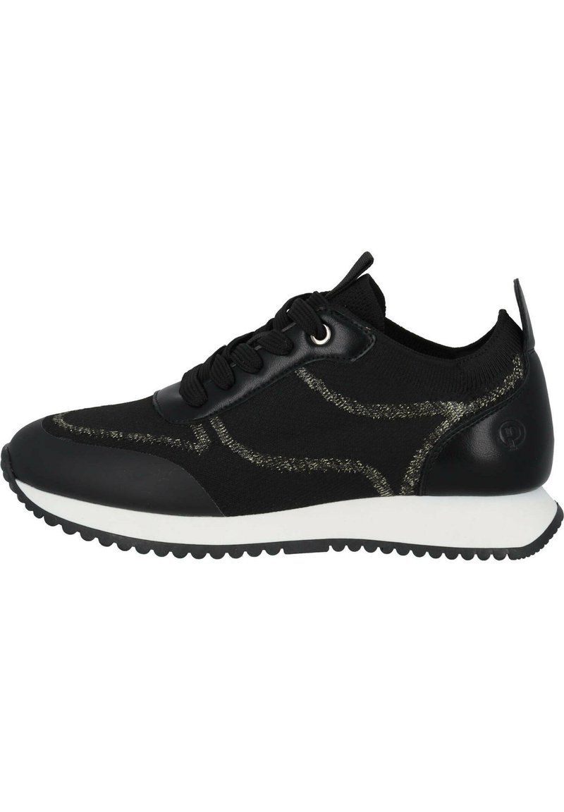 Schwarzer Sportschuh mit einem strukturierten Obermaterial aus Stoff, metallisch goldenen Akzenten, schwarzen Schnürsenkeln und einer weißen Gummisohle mit einem gemusterten Profil.