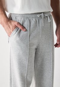 Pier One Trainingsbroek - light grey