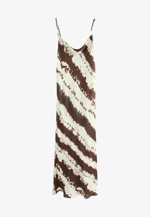 Une robe sans manches marron et crème avec un motif tie-dye diagonal, en tissu léger et à coupe décontractée, mettant en avant de fines bretelles spaghetti.