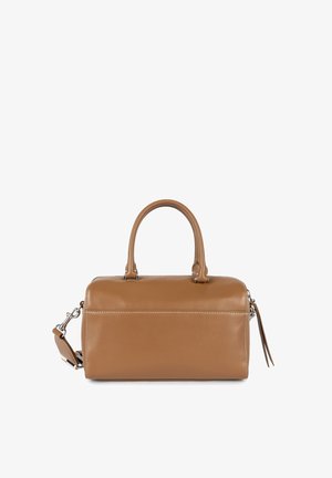 Bruine leren handtas met twee bovenhandvaten en een afneembare schouderband. Heeft witte stiksels en een zijtasje detail.