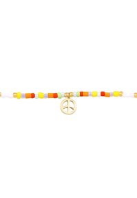 Collier de perles colorées avec des perles orange, jaune, verte et blanche, agrémenté d'un pendentif symbole de paix en or au centre.