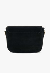 Czarna zamszowa torba na ramię z magnetycznym zapięciem klapowym. Charakteryzuje się gładką teksturą, zaokrąglonymi krawędziami oraz złotymi akcentami metalowymi.