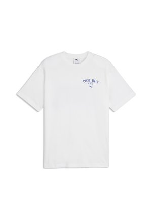 Hvid T-shirt med korte ærmer med blå tekst "POST RUN CAFE" og lille Puma-logo på venstre bryst.