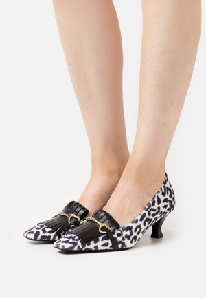 Love Moschino, Escarpins - off-white