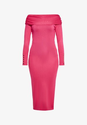 Rausvas, prigludęs suknelė be petnešų, su ilgomis rankovėmis ir mygtukų detalėmis ant rankogalių. Lygus paviršius ir iki kelių siekianti dizaino.