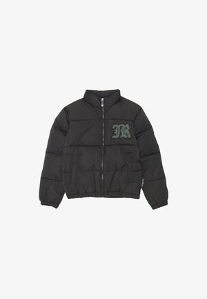 Giacca a vento nera con chiusura a zip, colletto alto e design trapuntato. Presenta un logo ricamato "JR" in verde scuro sul petto.