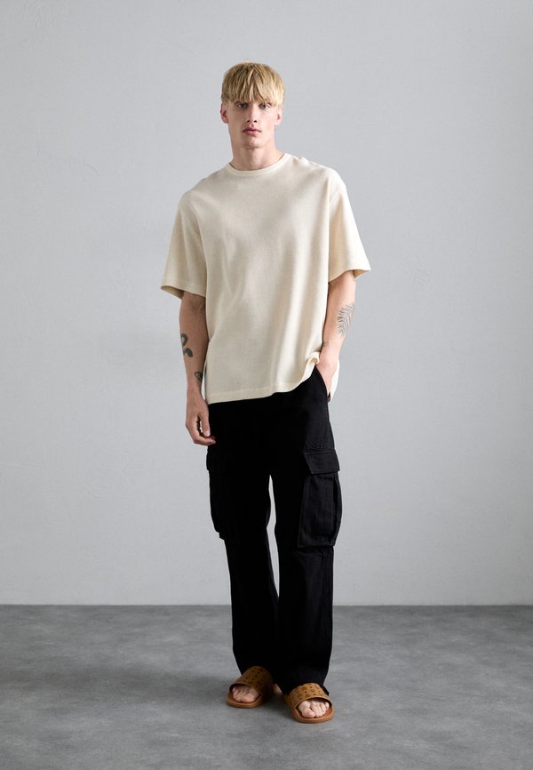 SLIDE MEN SHOES - Pool slides - cognac2