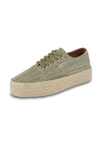 Sneaker verde in tela con superficie testurizzata, dotata di un suola a piattaforma in corda di juta. Occhielli e lacci dorati completano il design.