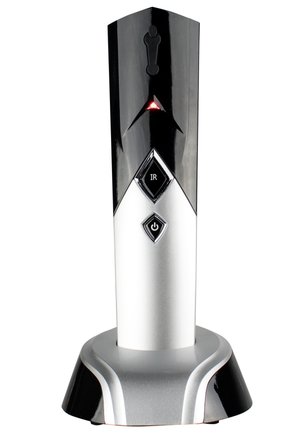 Appareil noir et argent avec boutons IR et d'alimentation sur une base, avec un voyant rouge au-dessus des boutons.