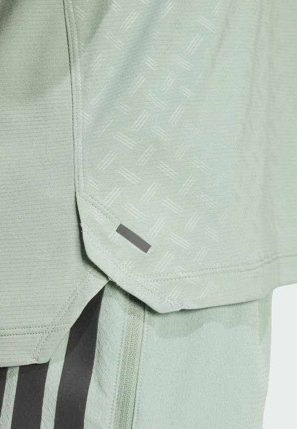 POWER TEE - Sports T-shirt2