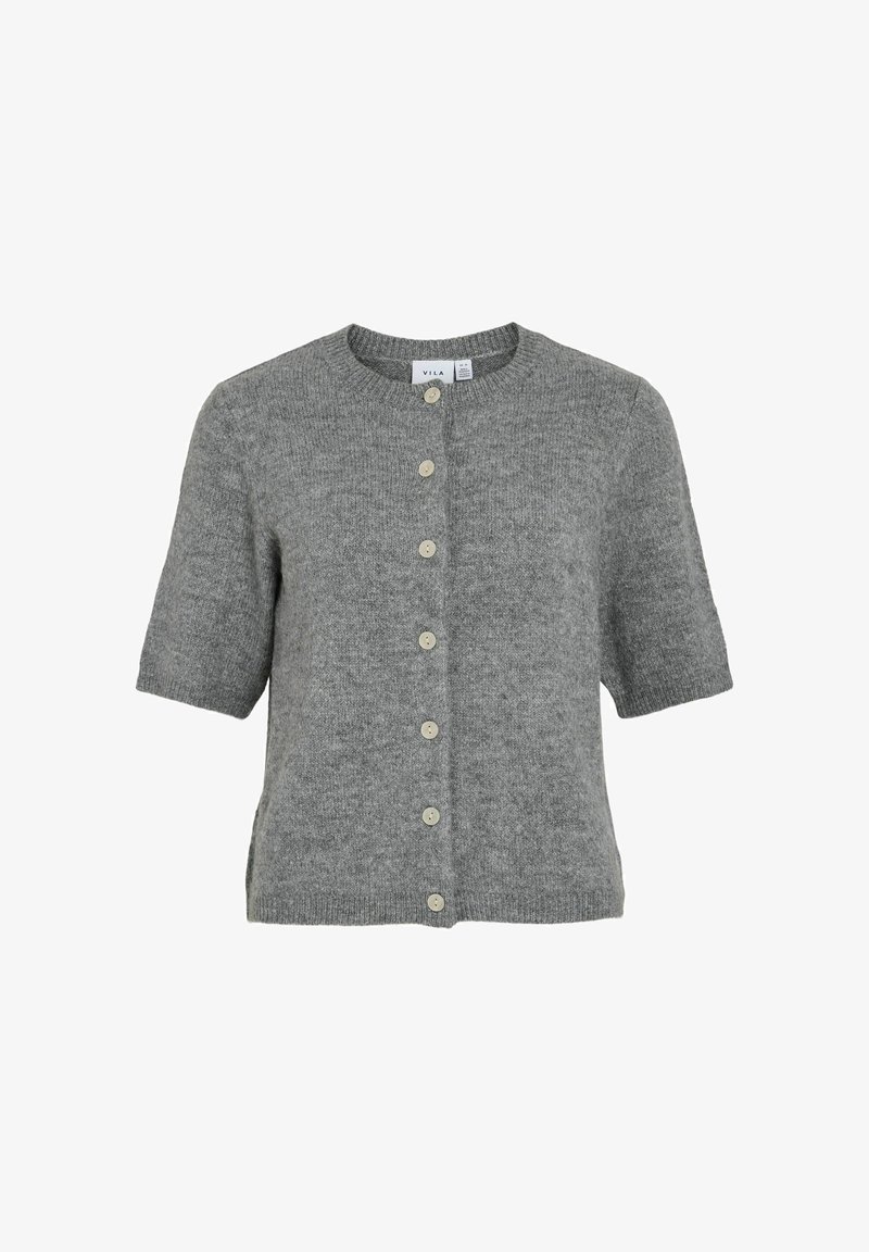 Cardigan gris de manga corta, textura de punto, cuello redondo, con frente abotonado de seis botones claros y aberturas laterales en el dobladillo.