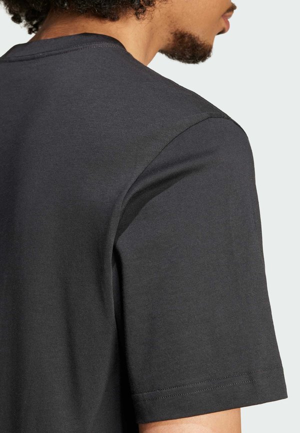 CAMOUFLAGE LABEL - Print T-shirt2