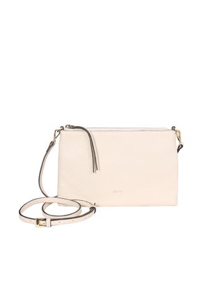 Hellbeige Leder-Crossbody-Tasche mit goldenen Beschlägen, Reißverschluss und Quasten-Detail. Verfügt über einen abnehmbaren Trageriemen für vielseitiges Tragen.