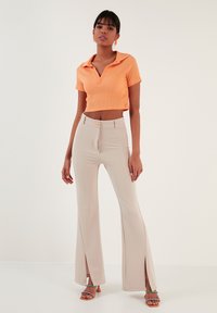 LELA SLIM FIT - Blúzka - light orange