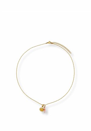 Zarte Goldketten-Halskette mit sonnförmigem Charm und kleinem rosa Perlenanhänger auf weißem Hintergrund.