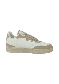 Sneaker bianca e beige realizzata in materiali in pelle e sintetici, con perforazioni sulla punta, lacci piatti e logo sul tallone.