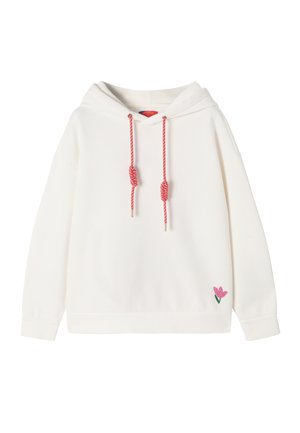 Sudadera blanca con mangas largas, cordones retorcidos en rosa y naranja con nudos, y pequeño bordado de flores rosas cerca del dobladillo.